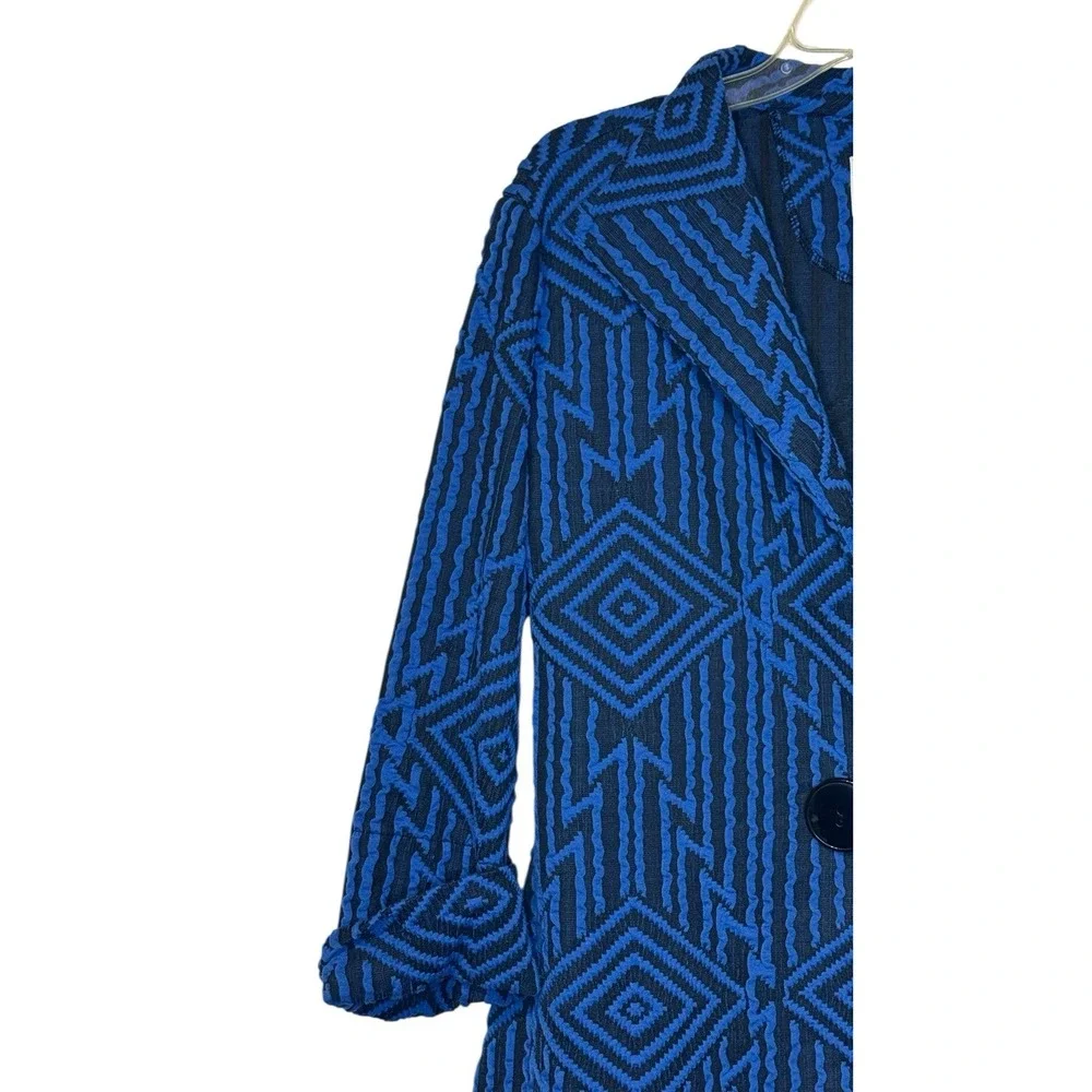 Luii Women's Jacket Textured Geometric Print‎ Big Button Mid Length Blue Medium